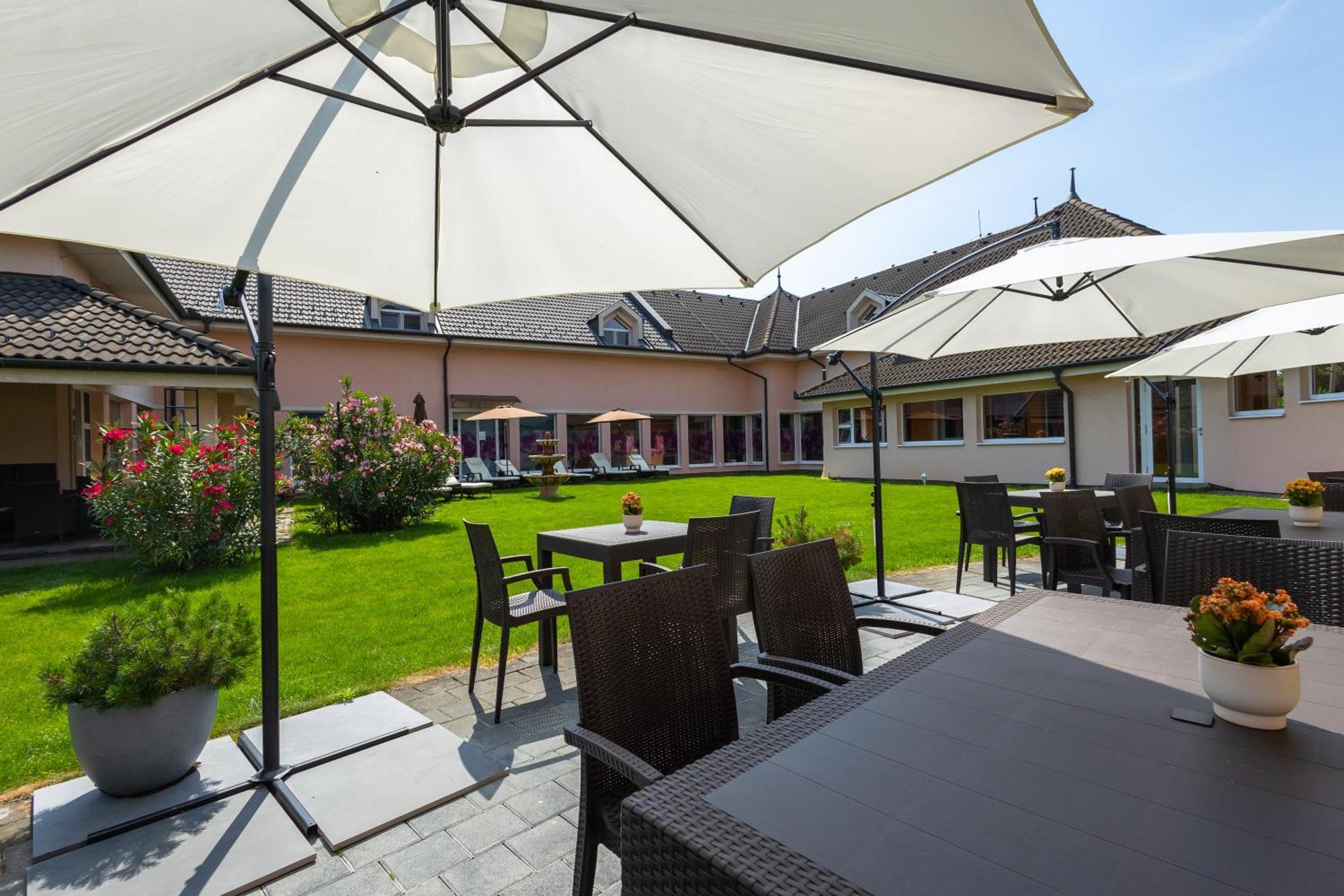 Spa & Wellness Hotel Orchidea Veľký Meder Dış mekan fotoğraf