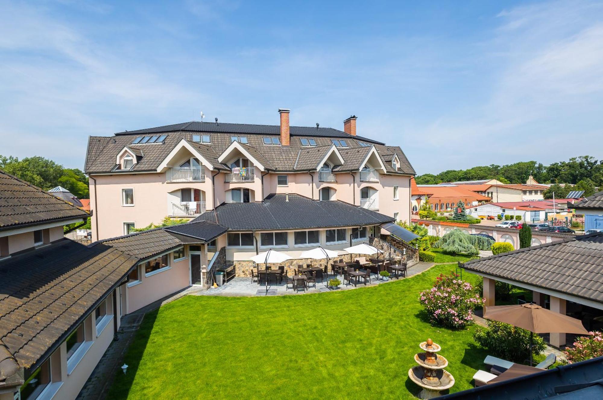 Spa & Wellness Hotel Orchidea Veľký Meder Dış mekan fotoğraf