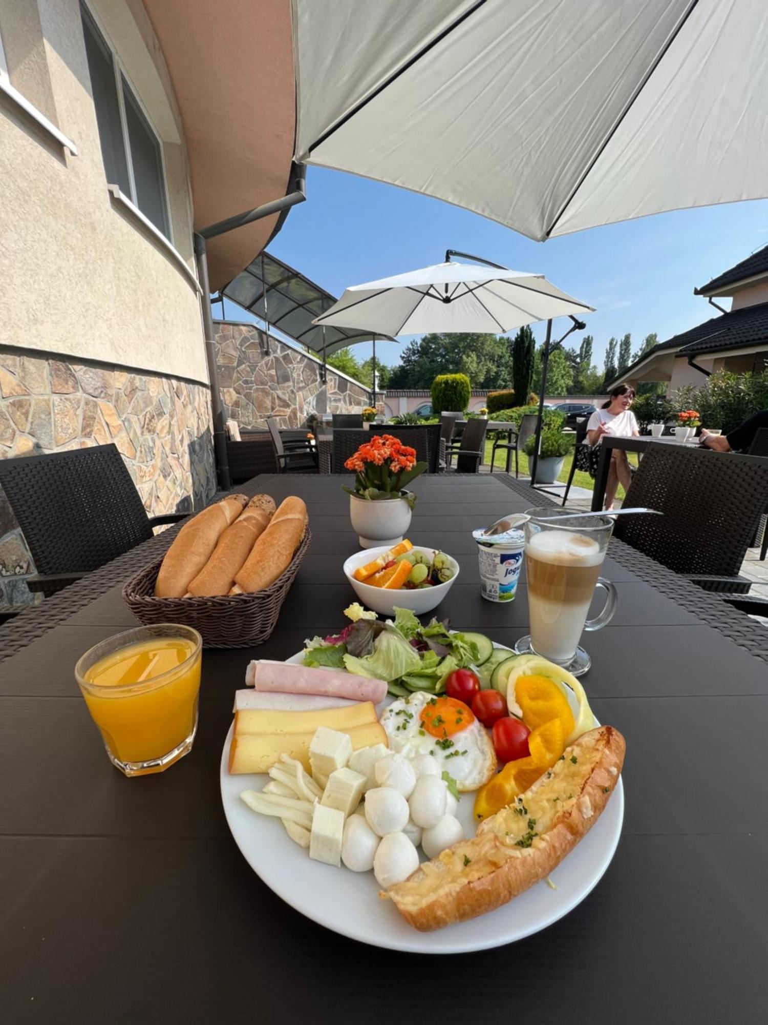 Spa & Wellness Hotel Orchidea Veľký Meder Dış mekan fotoğraf
