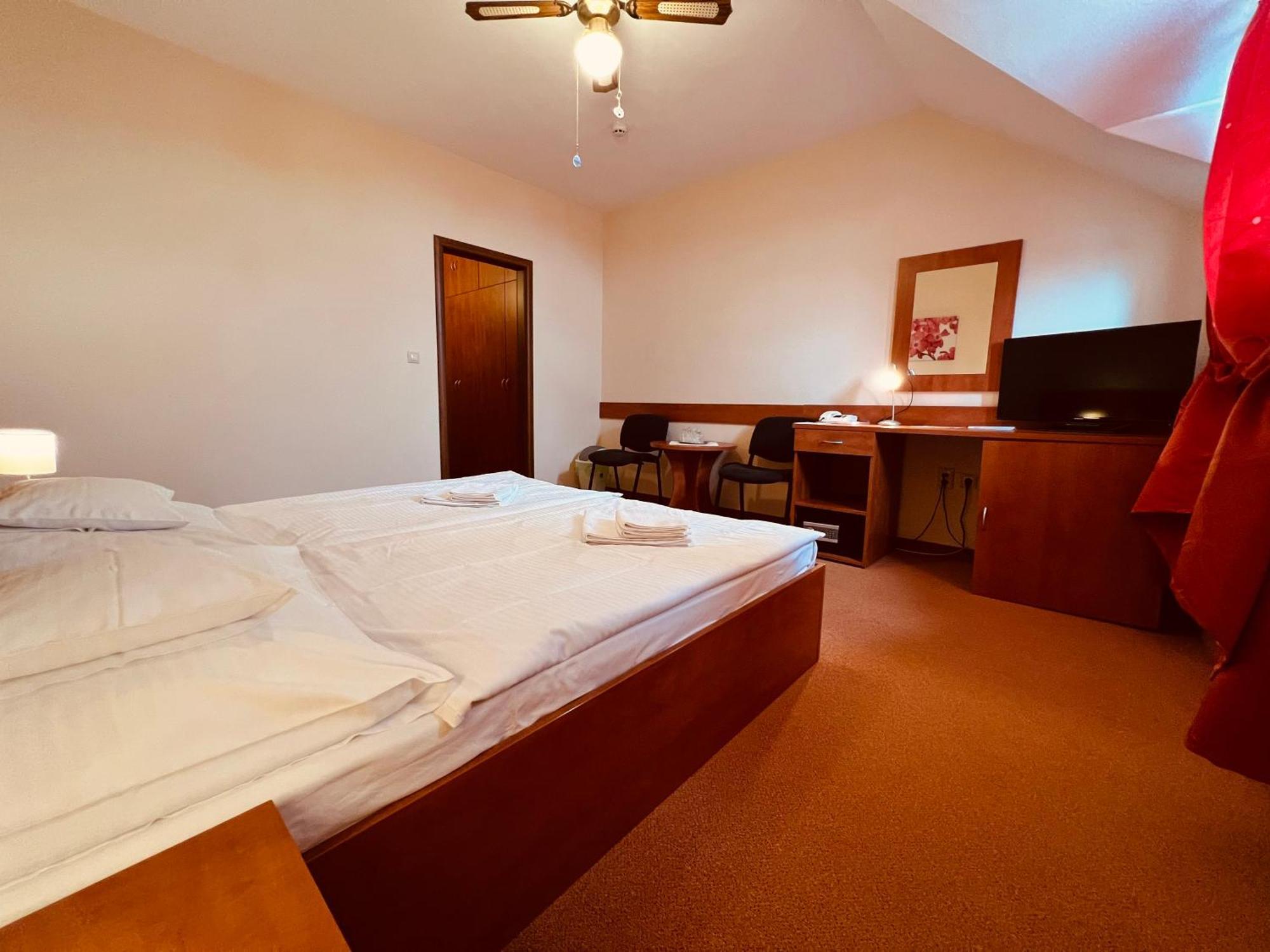 Spa & Wellness Hotel Orchidea Veľký Meder Dış mekan fotoğraf